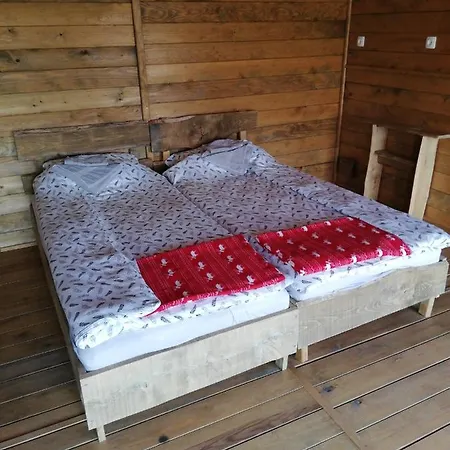 Prenociste Farma Zlatni Bor, Zavait Foca 포차
