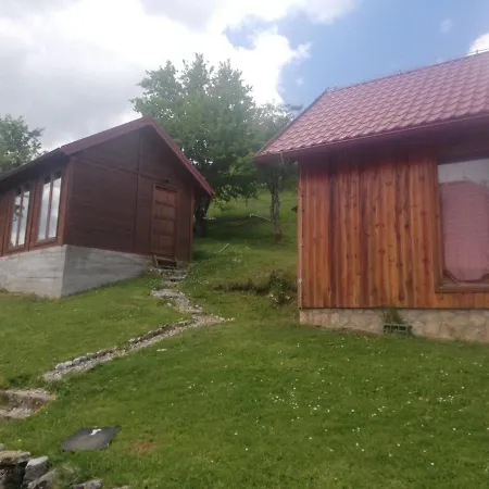 Prenociste Farma Zlatni Bor, Zavait Foca 롯지 *